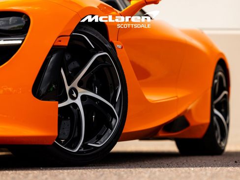 Used 2024 McLaren 750S Spider RWD image 44