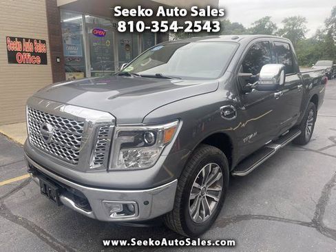 Used 2017 Nissan Titan SL AWD/4WD image 1
