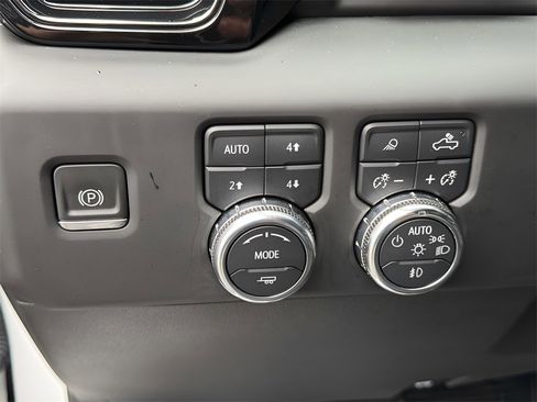 Used 2022 GMC Sierra 1500 AT4 w/ AT4 Premium Package image 20