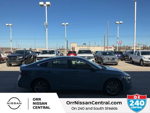 New 2026 Nissan Sentra SL w/ Floor Mat Package FWD image 4