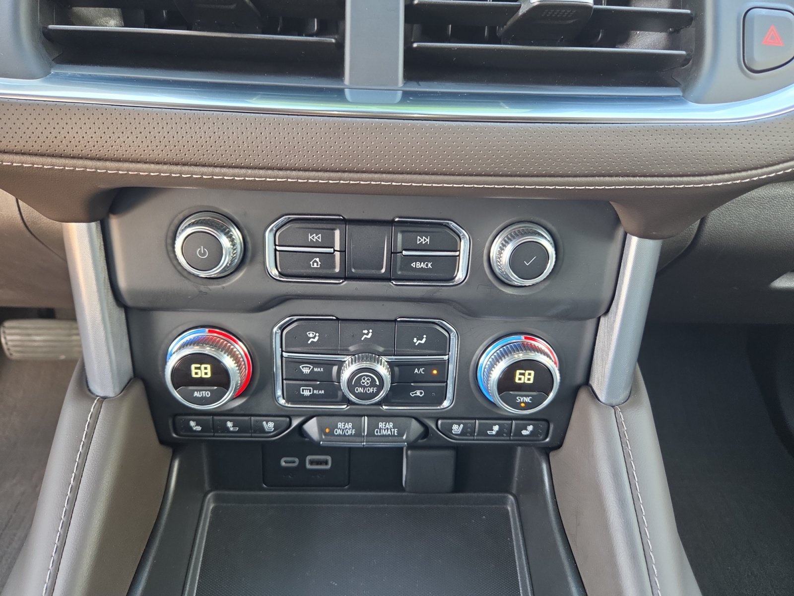 Used 2023 GMC Yukon SLT w/ SLT Premium Package RWD image 12