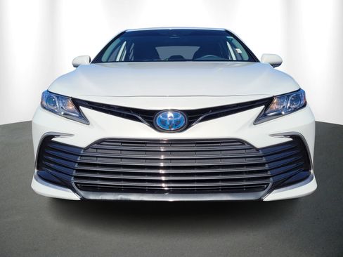 Used 2024 Toyota Camry LE image 2