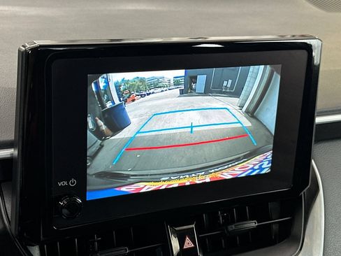 Used 2025 Toyota Corolla LE FWD image 22