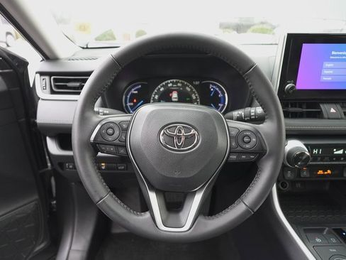 Certified 2025 Toyota RAV4 XLE image 22