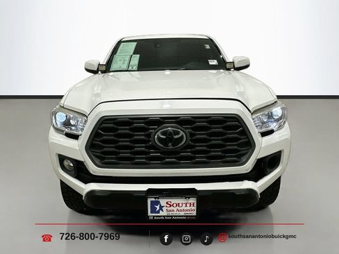Used 2021 Toyota Tacoma TRD Off-Road w/ Technology Package AWD/4WD image 2