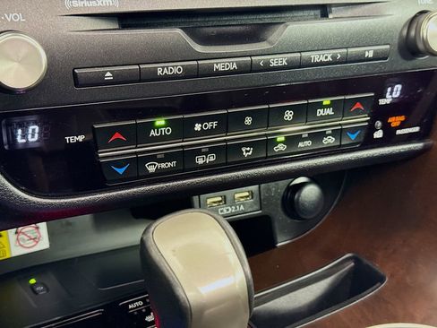 Certified 2022 Lexus RX 450h AWD w/ Premium Package image 16