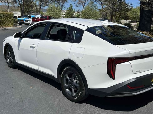 Used 2025 Kia K4 FWD image 43
