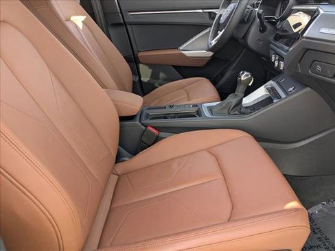 Certified 2025 Audi Q3 2.0T Premium Plus w/ Premium Plus Package image 19