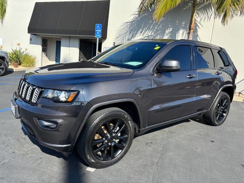 Used 2019 Jeep Grand Cherokee Altitude image 1