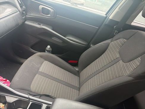 Used 2023 Kia Sorento LX FWD image 6