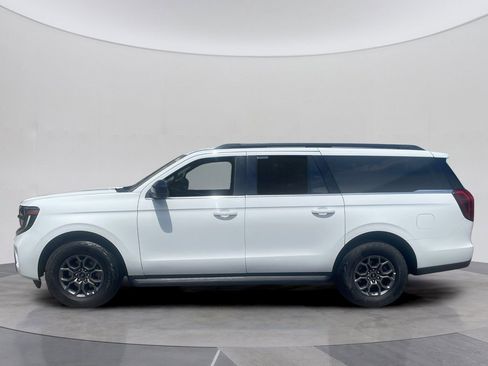 Used 2025 Ford Expedition Max Active AWD/4WD image 2