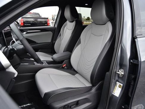 New 2026 Volkswagen Tiguan SE R-Line image 19