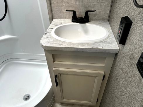 Used 2022 Ford F150 image 48