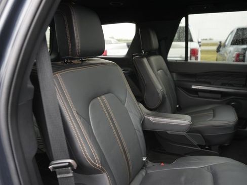 Certified 2023 Ford Expedition Platinum image 17