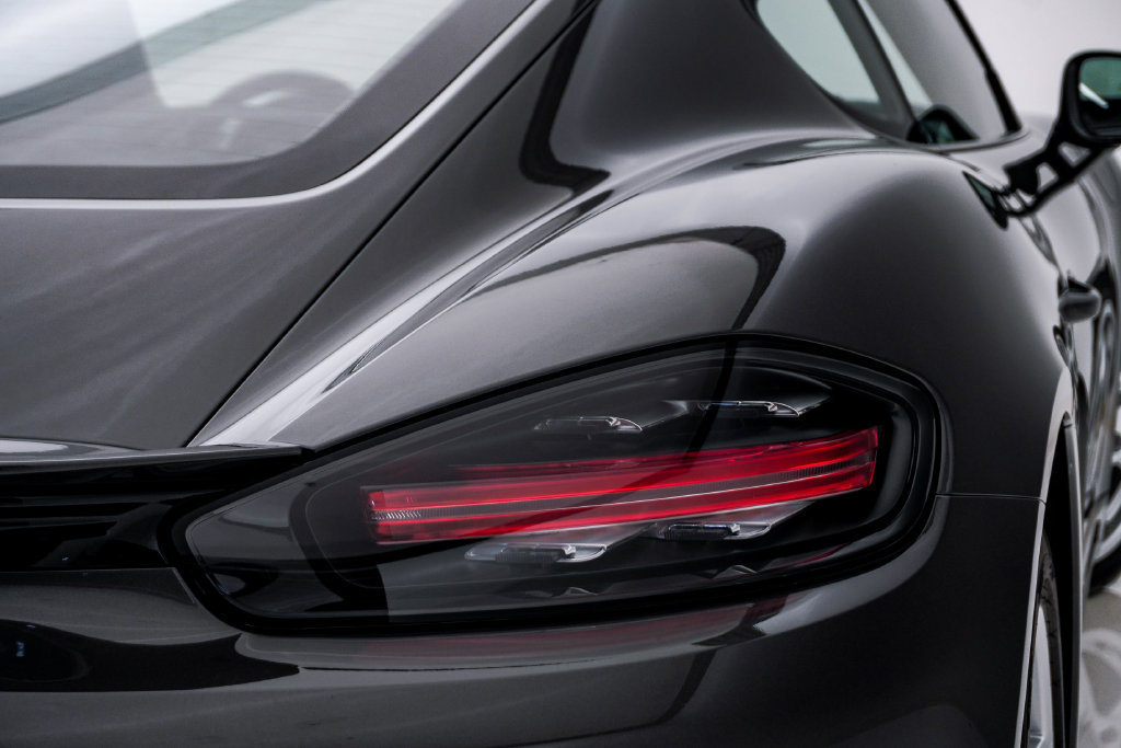 Used 2021 Porsche 718 Cayman RWD image 12
