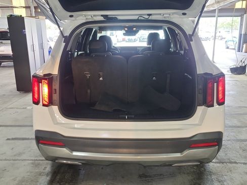 Used 2024 Kia Sorento S FWD image 16
