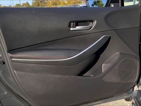 Used 2025 Toyota Corolla SE image 20