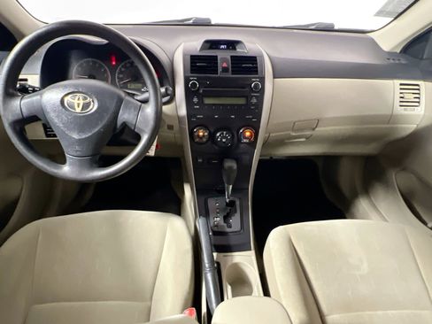 Used 2012 Toyota Corolla L FWD image 29