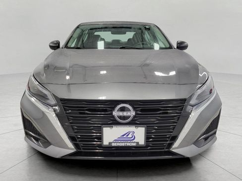 Used 2025 Nissan Altima 2.5 SV image 13