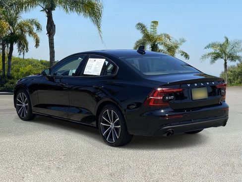 Used 2021 Volvo S60 T5 Momentum FWD image 3