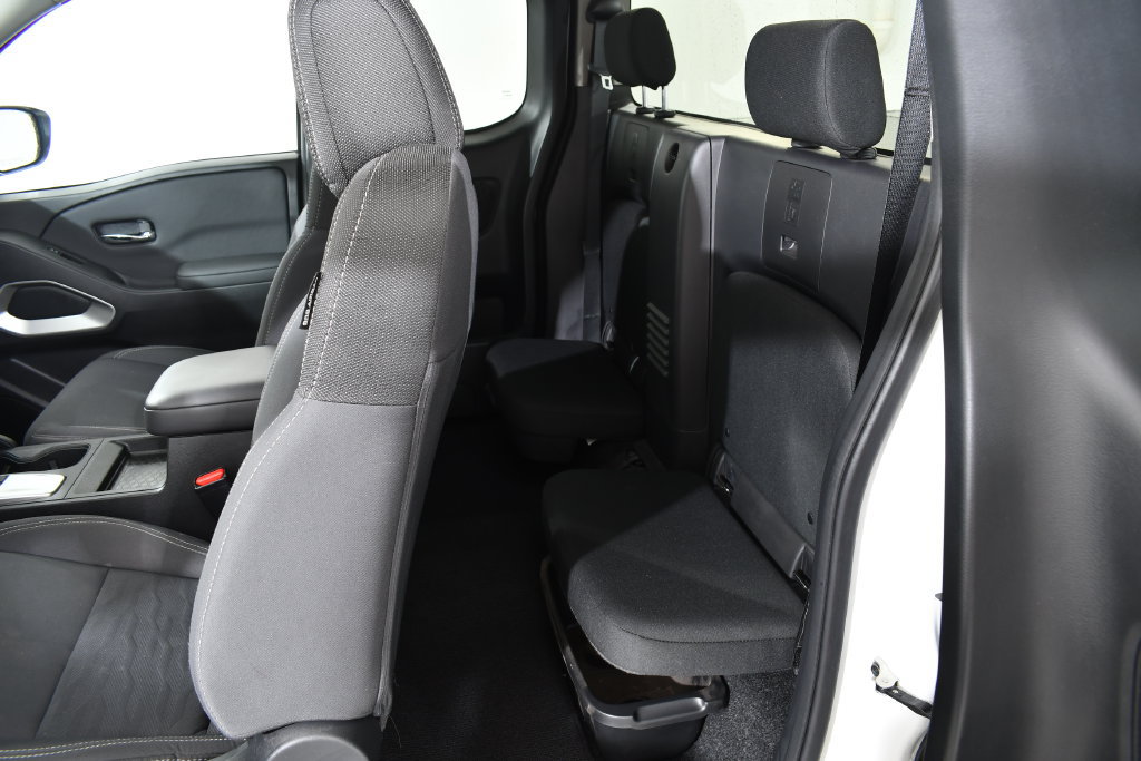 Used 2024 Nissan Frontier SV AWD/4WD image 16