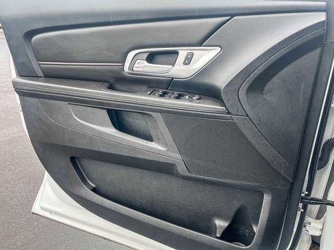 Used 2017 GMC Terrain SLE image 20