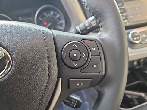 Used 2018 Toyota RAV4 XLE image 20