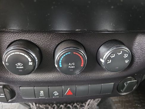 Used 2016 Jeep Wrangler Sport AWD/4WD image 12