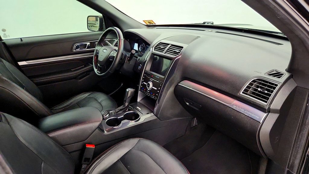 Used 2018 Ford Explorer Sport w/ Equipment Group 401A AWD/4WD image 26