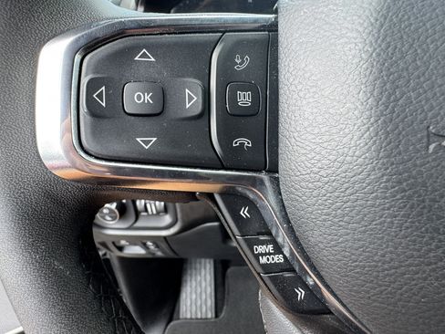Used 2025 RAM 1500 Laramie RWD image 32