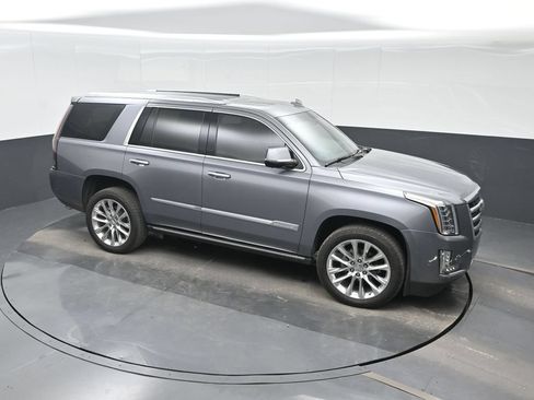 Used 2019 Cadillac Escalade Premium Luxury RWD image 23