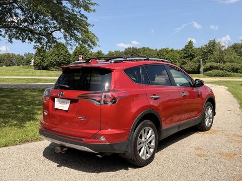 Used 2017 Toyota RAV4 Limited AWD/4WD image 5
