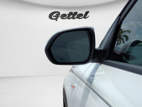 Used 2025 Kia Seltos LX AWD/4WD image 25