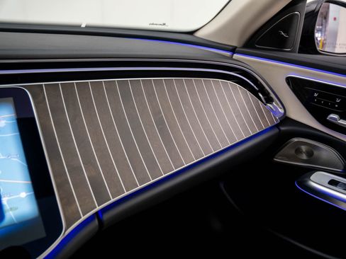 Used 2025 Mercedes-Benz E 350 4MATIC Sedan w/ Winter Package image 29