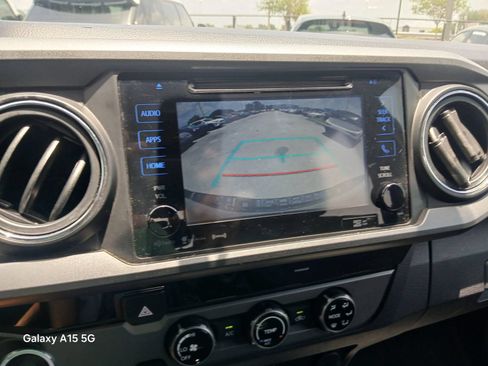 Used 2017 Toyota Tacoma TRD Sport w/ Tow Package RWD image 31