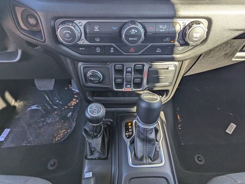 New 2026 Jeep Gladiator Sport image 15