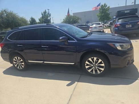 Used 2018 Subaru Outback 3.6R Touring AWD/4WD image 2