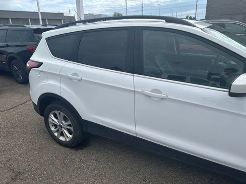 Used 2018 Ford Escape SEL FWD image 7