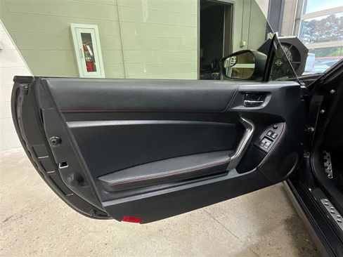 Used 2015 Scion FR-S RWD image 10