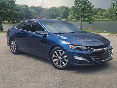 Used 2019 Chevrolet Malibu LT FWD image 2
