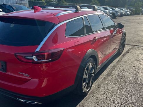 Used 2018 Buick Regal Essence AWD/4WD image 11