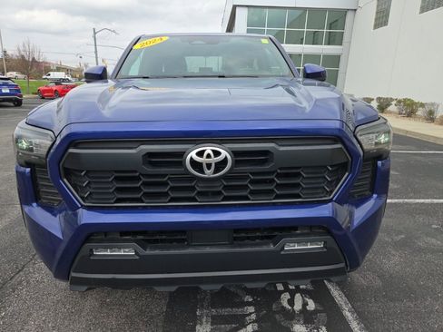 Used 2024 Toyota Tacoma TRD Off-Road image 2