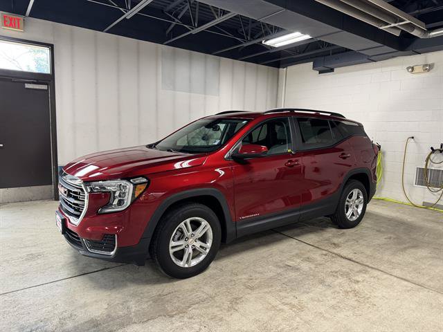Certified 2023 GMC Terrain SLE w/ Driver Convenience Package AWD/4WD image 1