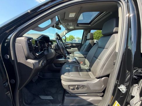 Used 2025 Chevrolet Silverado 1500 RST w/ Redline Edition AWD/4WD image 2
