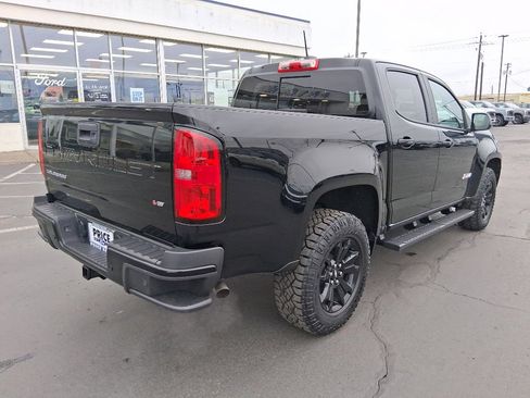 Used 2021 Chevrolet Colorado Z71 w/ Z71 Midnight Edition image 3