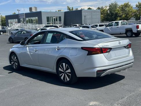 Used 2021 Nissan Altima 2.5 SV FWD image 6