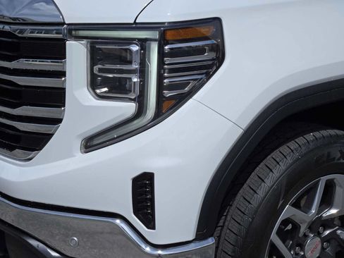 Certified 2024 GMC Sierra 1500 SLT AWD/4WD image 9