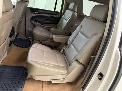 Used 2015 Chevrolet Suburban LTZ RWD image 29