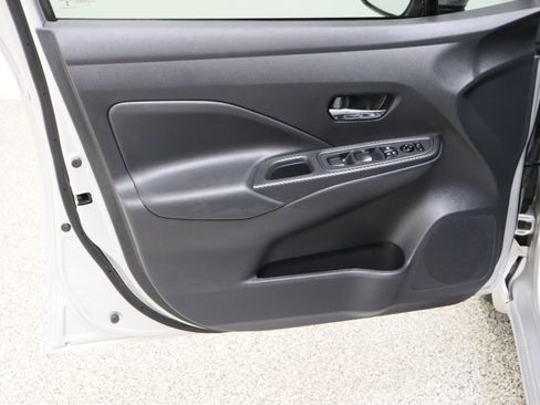 Used 2025 Nissan Versa SV w/ Trunk Package image 12