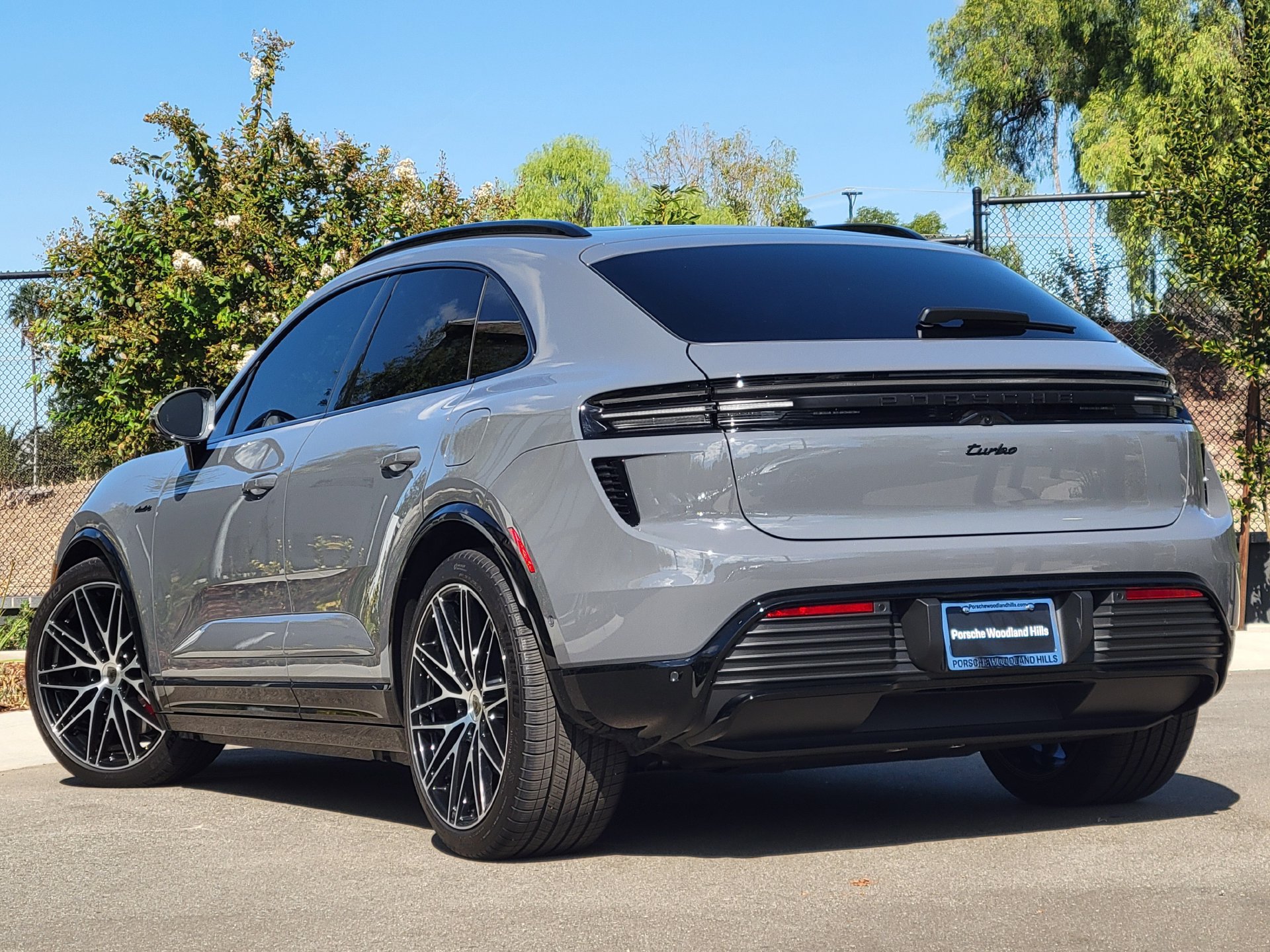 Used 2025 Porsche Macan Turbo Electric AWD/4WD image 3
